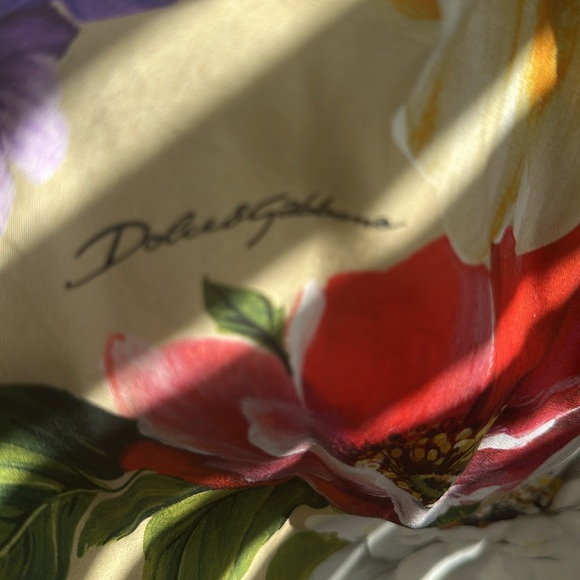 Cream and Red Floral Off-Shoulder Dress - Picture 3 of 4